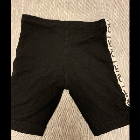 Flowers by Zoe bicycle shorts - Picture 2 of 4